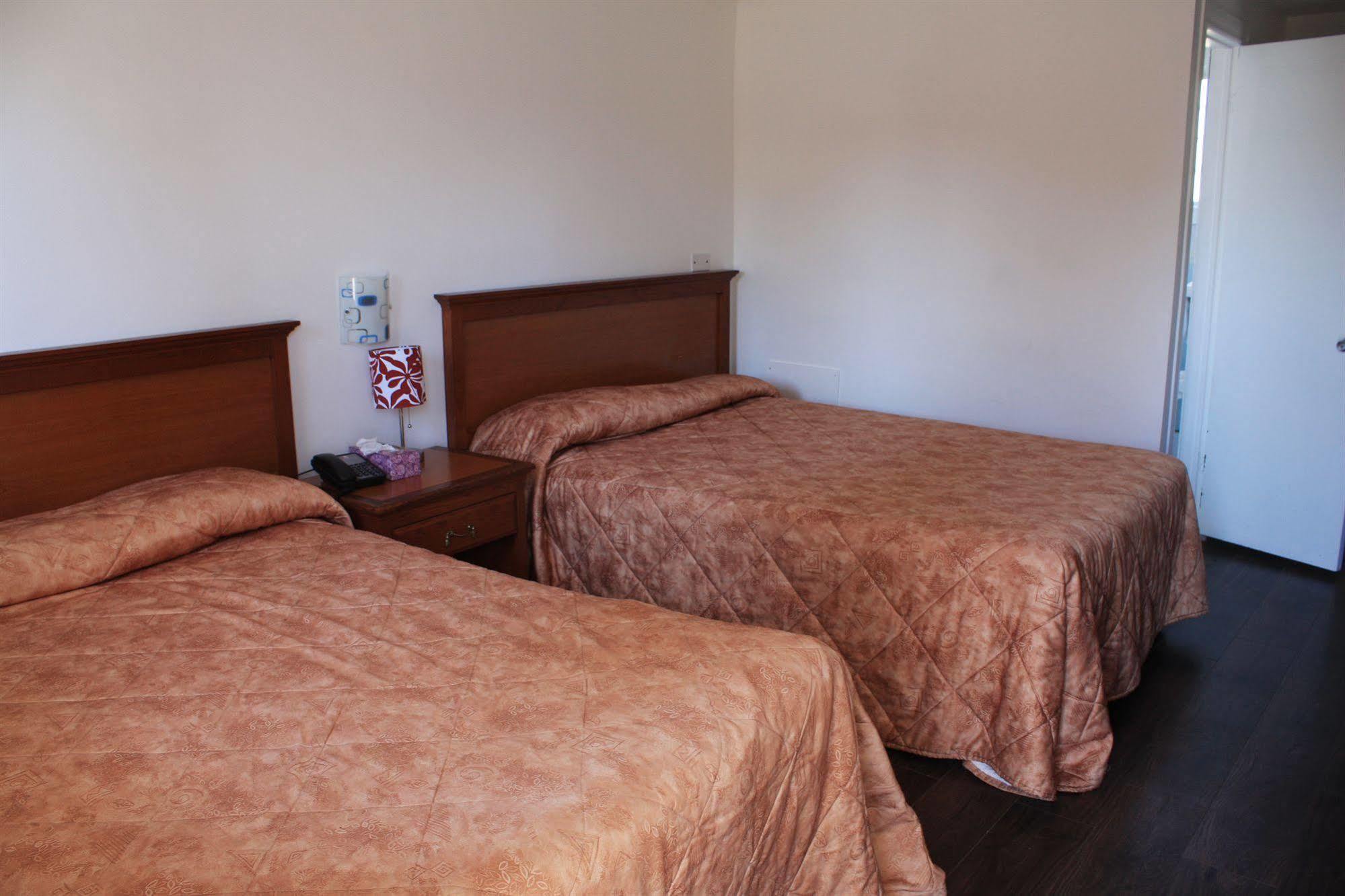 Grand Saint-hubert Motel 2*